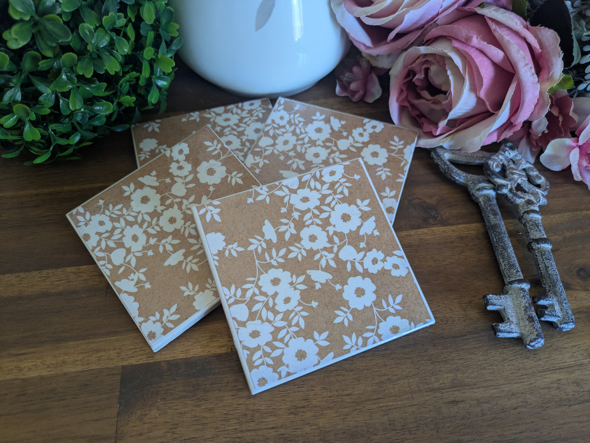 Hand Crafted Ceramic Coaster - Delicate White Floral Pattern Set of 4x