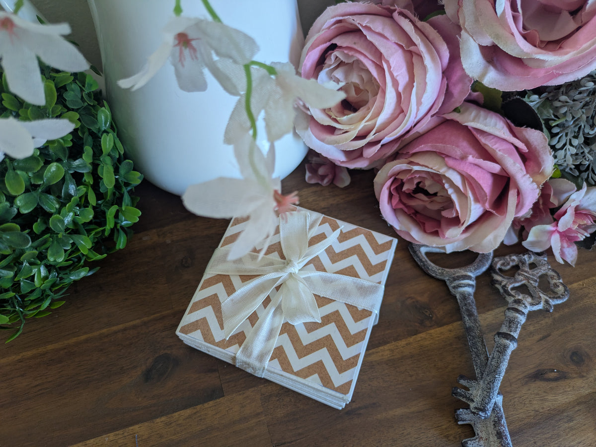 Hand Crafted Ceramic Coaster - Vintage White Zig Zag Pattern Set of 4x