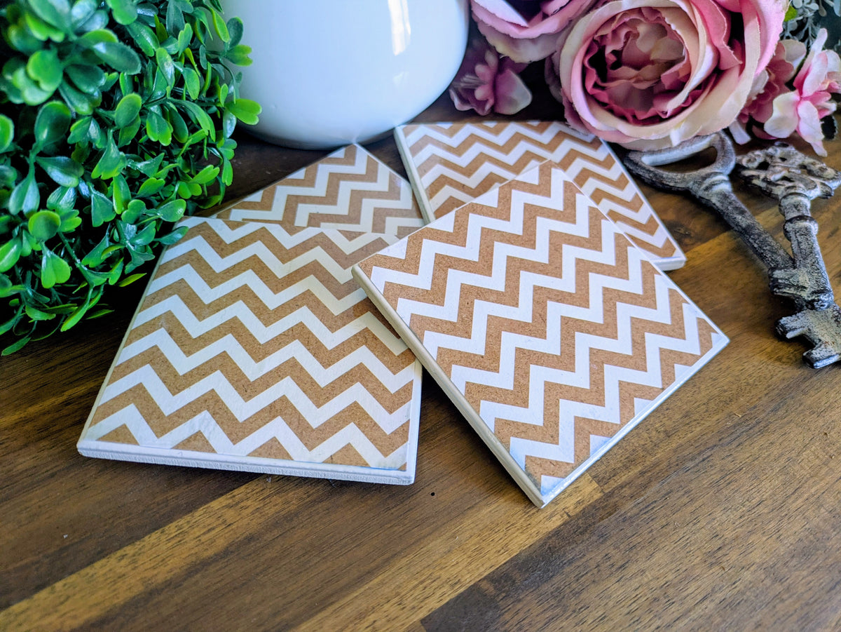 Hand Crafted Ceramic Coaster - Vintage White Zig Zag Pattern Set of 4x